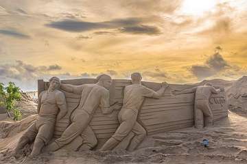 El famoso belén de arena de Las Canteras, icono de la Navidad grancanaria/Antonio Rico.
